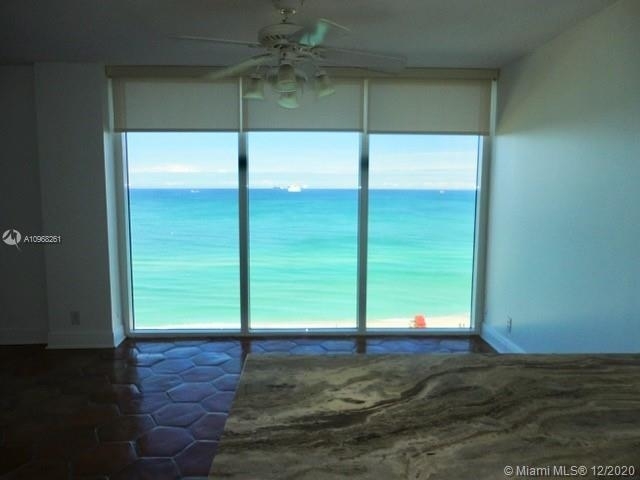 2401 Collins Ave - Photo 1