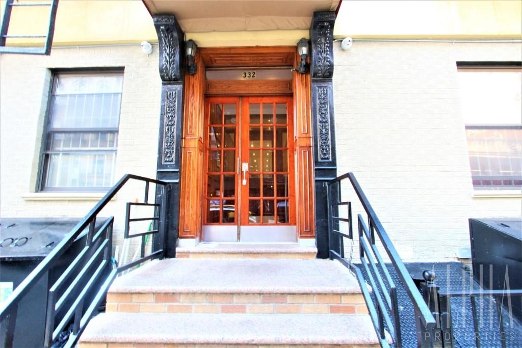 332 East 95th Street - Photo 4