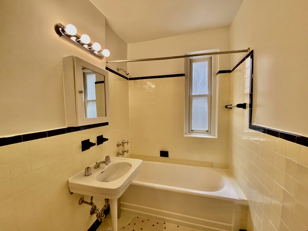 135 West 225th Street - Photo 10