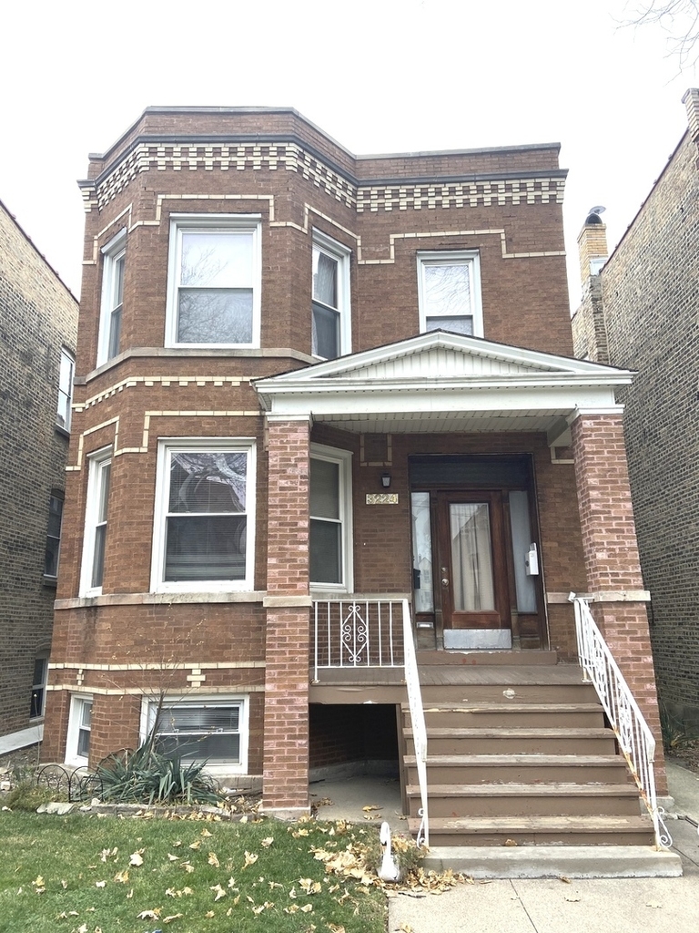 3224 North Lawndale Avenue - Photo 0