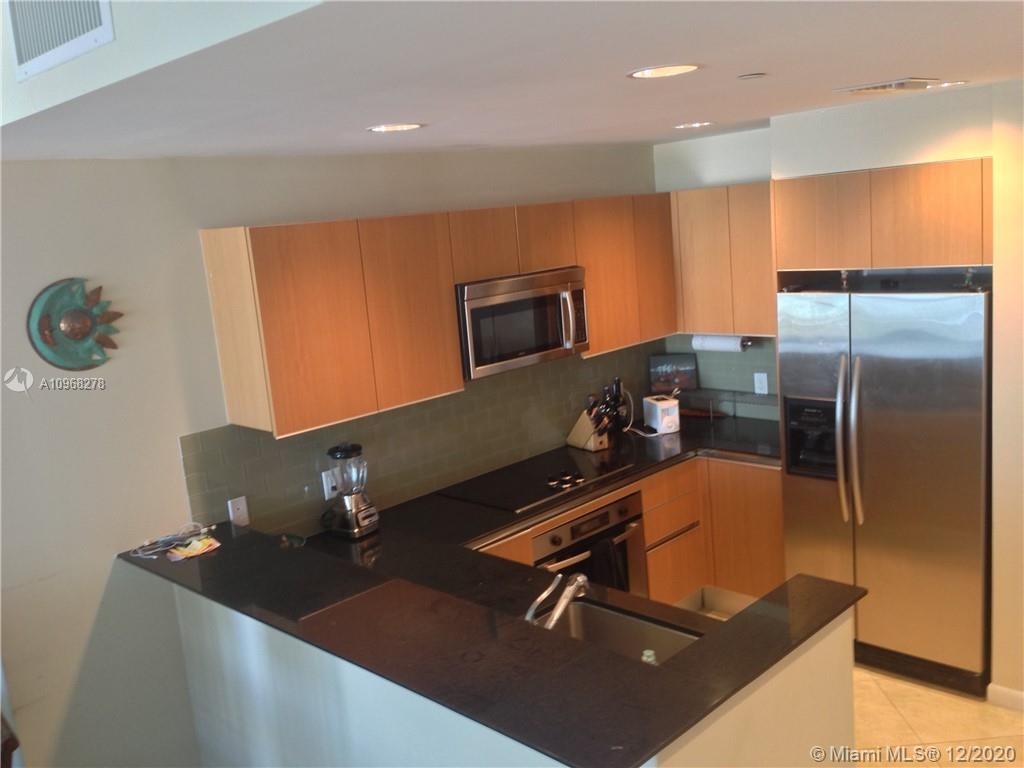 1060 Brickell Ave - Photo 3