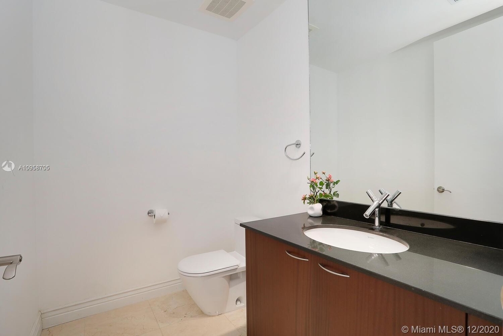 16001 Collins Ave - Photo 26