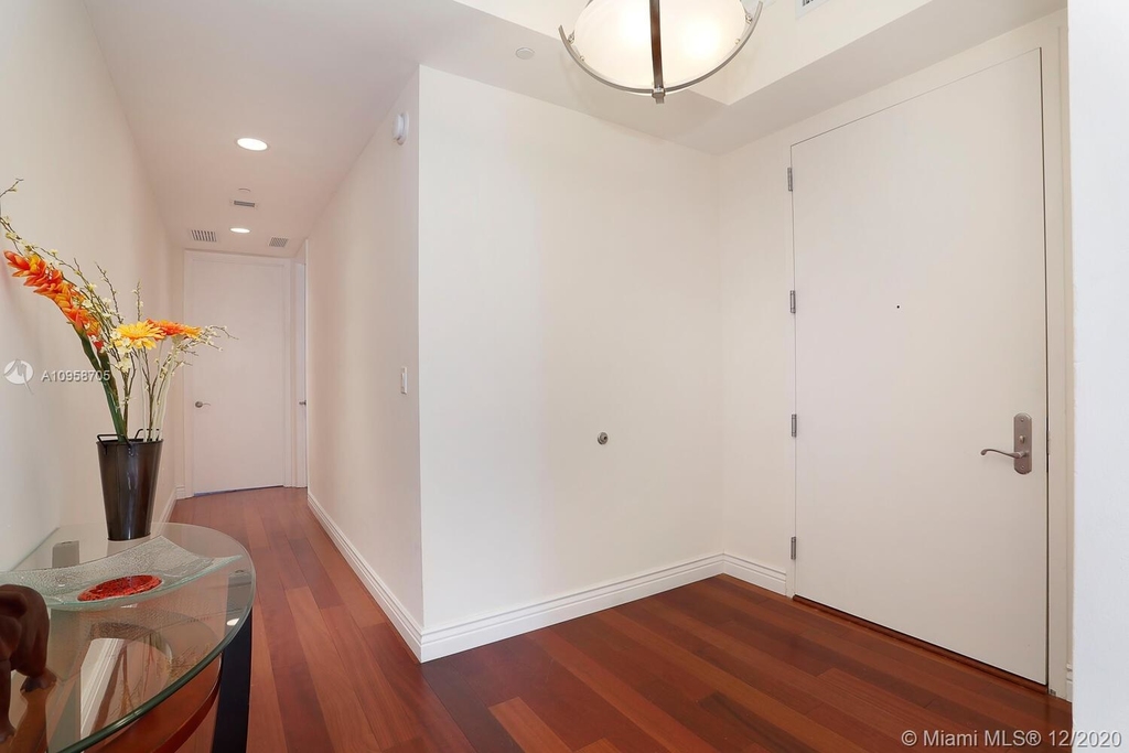 16001 Collins Ave - Photo 18