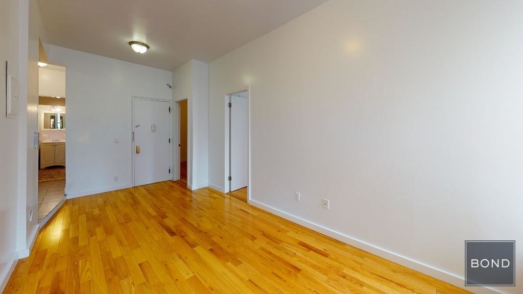 1502 First Avenue - Photo 1