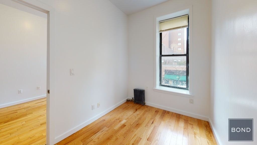 1502 First Avenue - Photo 3