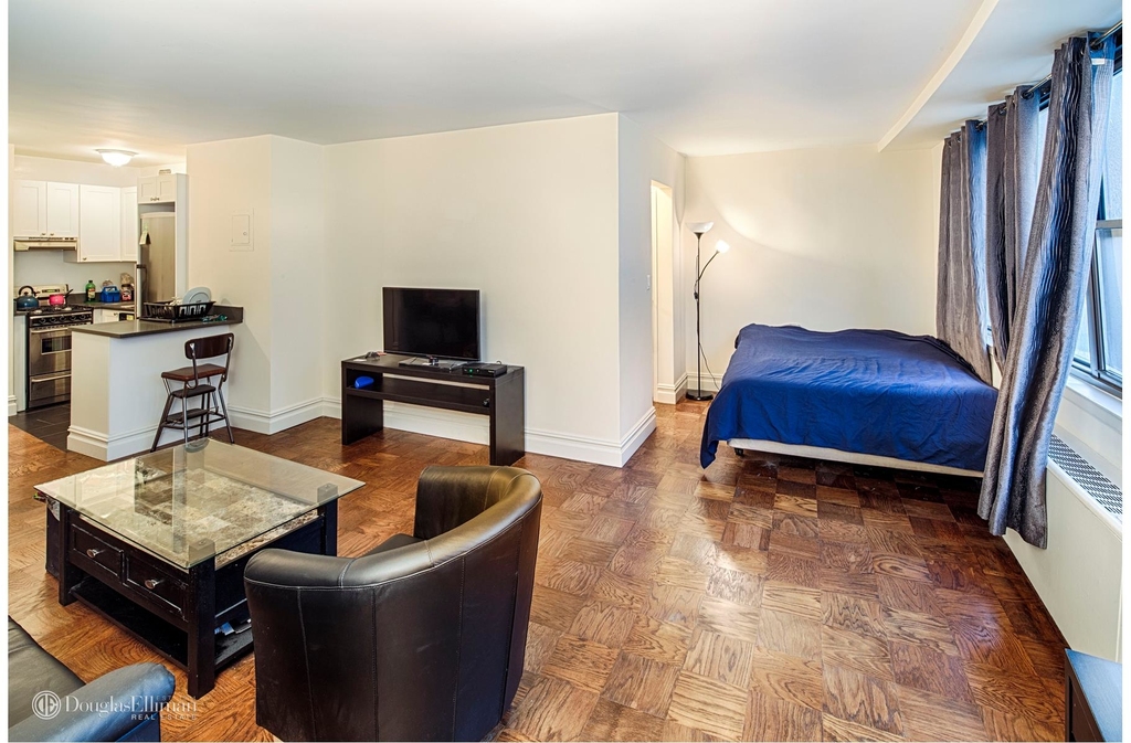 225 East 36th St - Photo 1