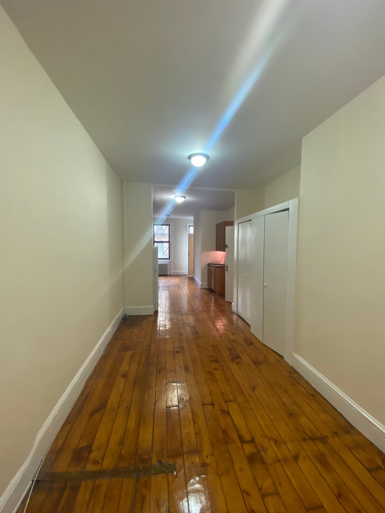 459 West 49th Street - Photo 3