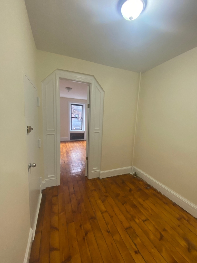 459 West 49th Street - Photo 7