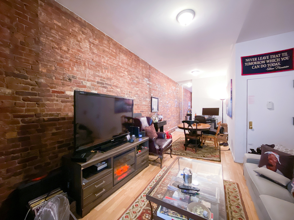 213 East 5th Street - Photo 0