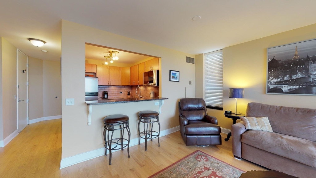 3660 North Lake Shore Drive - Photo 5