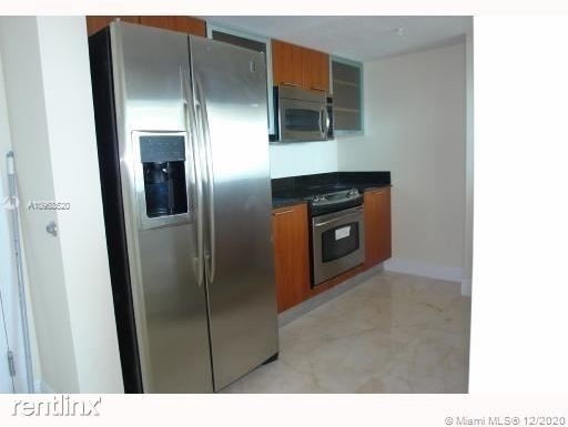 1800 N Bayshore Dr Apt 3703 - Photo 3