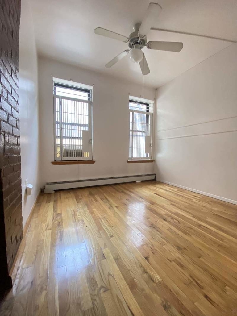 354 West 44th Street - Photo 3