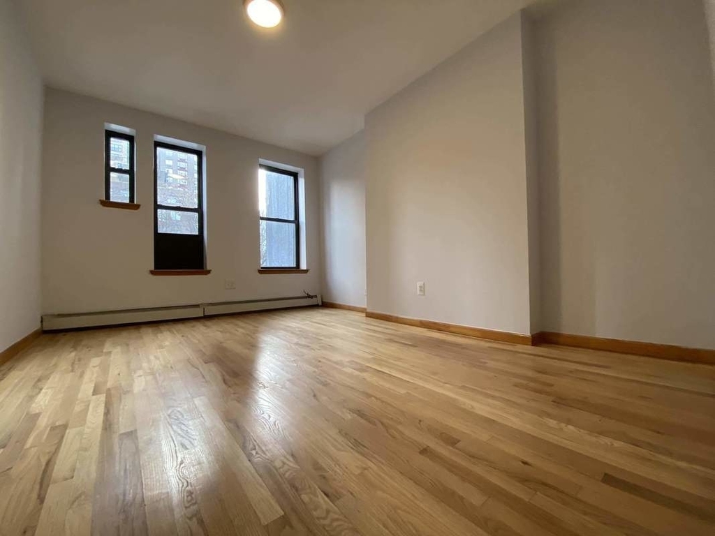 354 West 44th Street - Photo 9