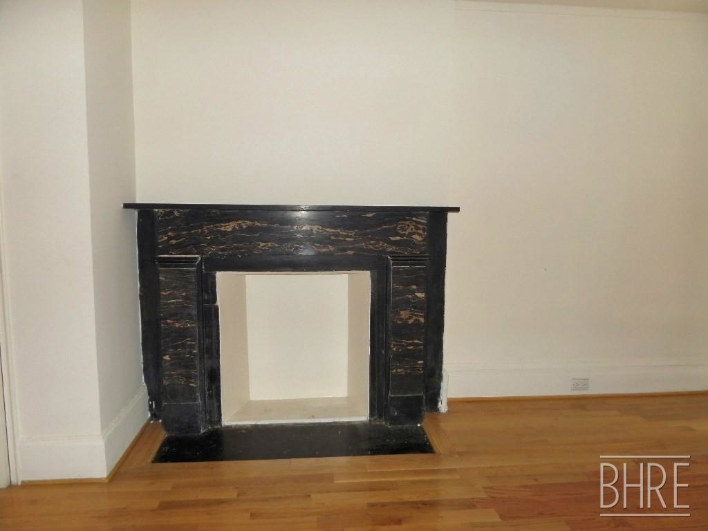 133 Henry St. - Photo 2