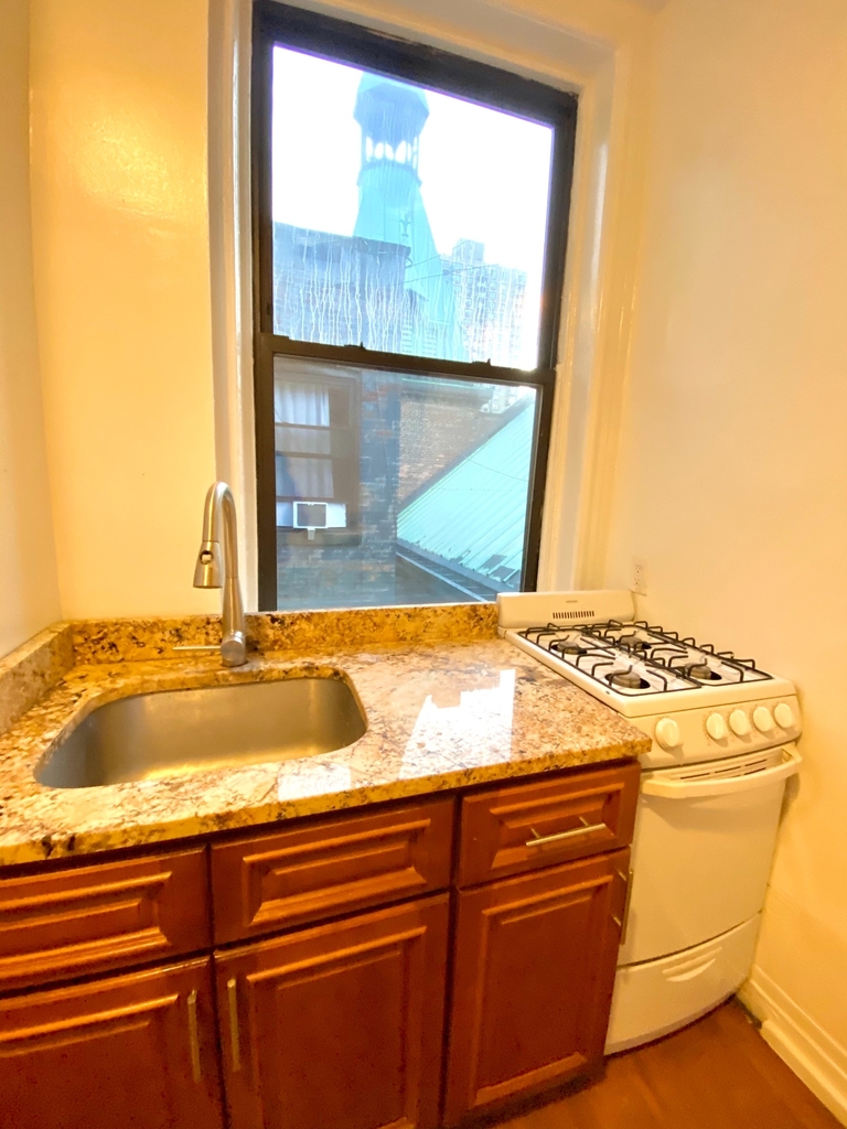 213 East 83rd Street - Photo 7