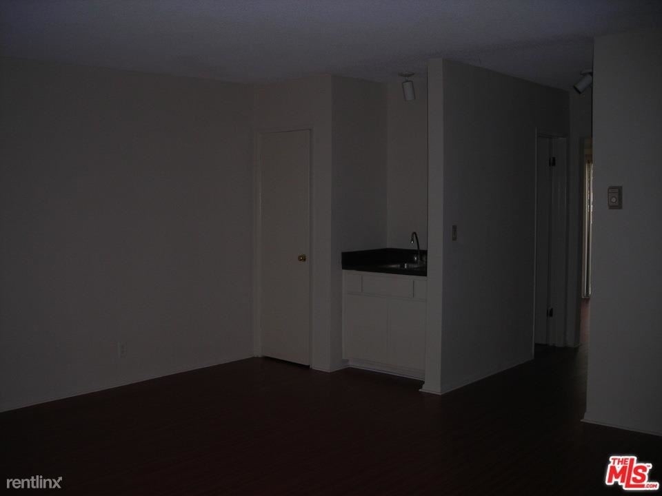 1034 17th St Apt 108 - Photo 3