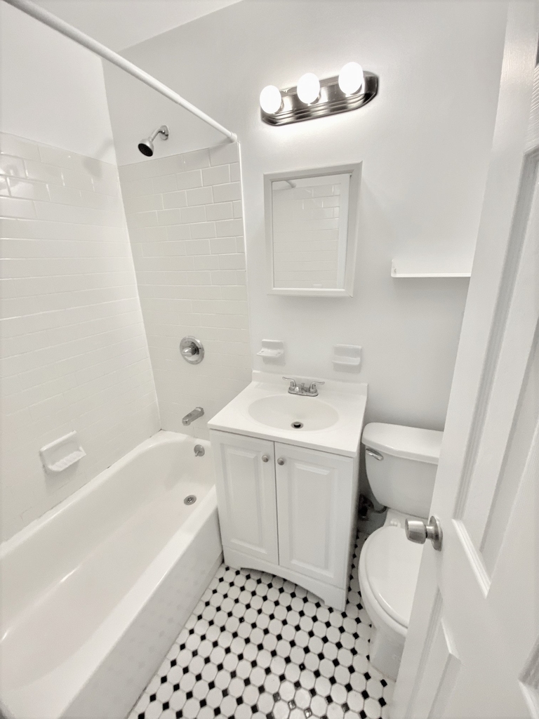 162 East 88th Street - Photo 5