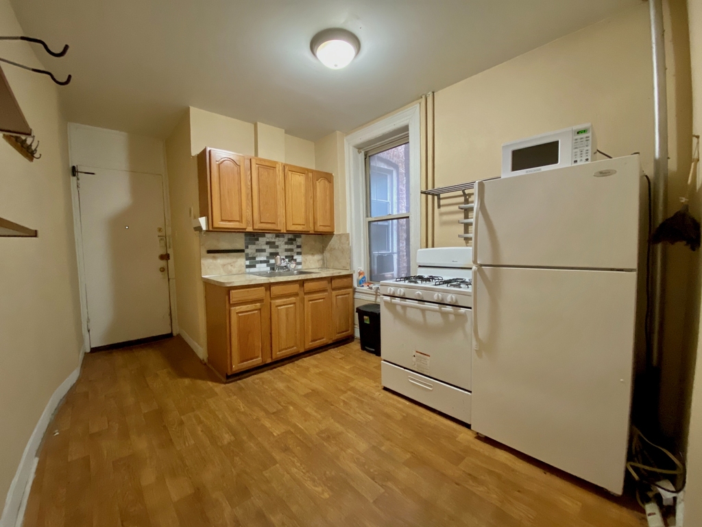 375 5th Avenue - Photo 5