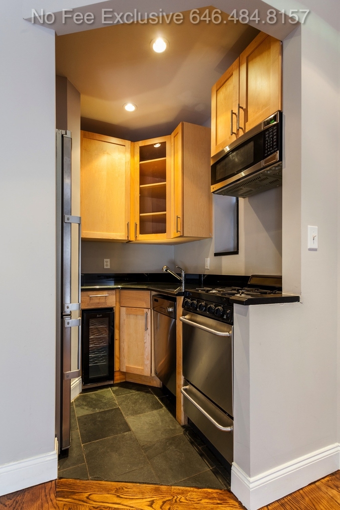 209 East 25th Street #4C - Photo 4