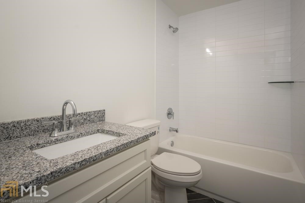 600 Parkway Dr # 8 - Photo 9