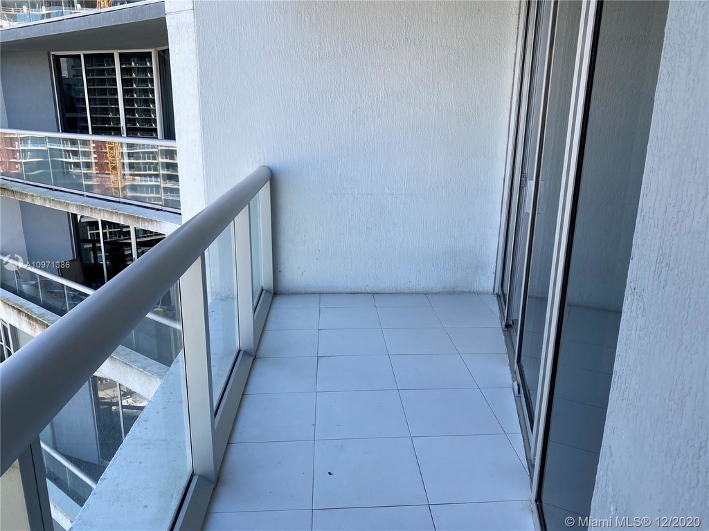 475 Brickell Ave - Photo 3