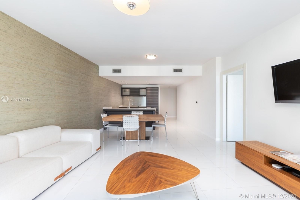 200 Biscayne Boulevard Way - Photo 4