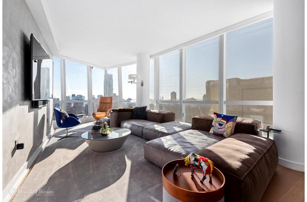 400 Park Avenue South - Photo 0