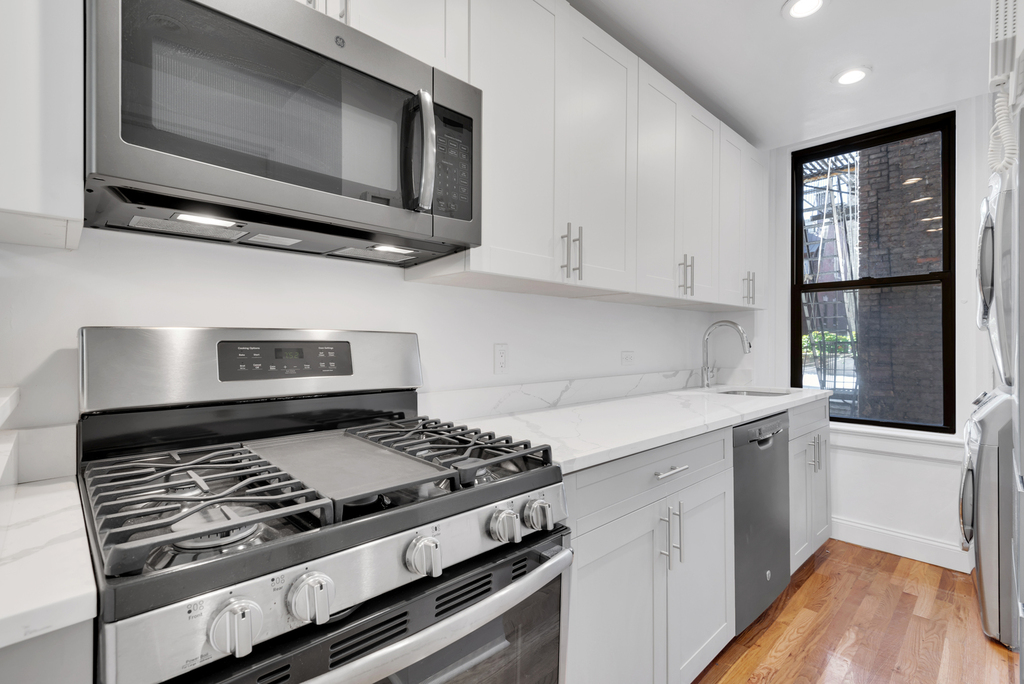 809 Madison Avenue - Photo 1