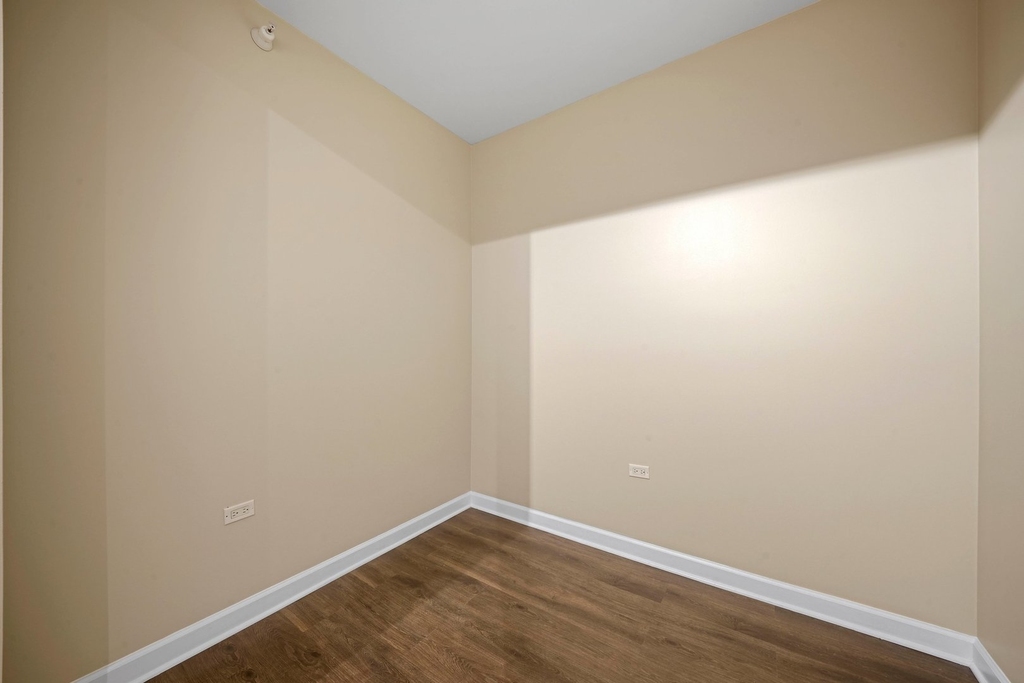 1629 South Prairie Avenue - Photo 3