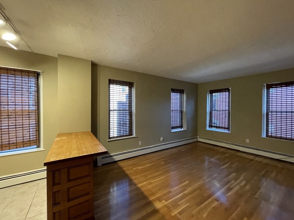 160 Salem Street Unit 6 - Photo 2