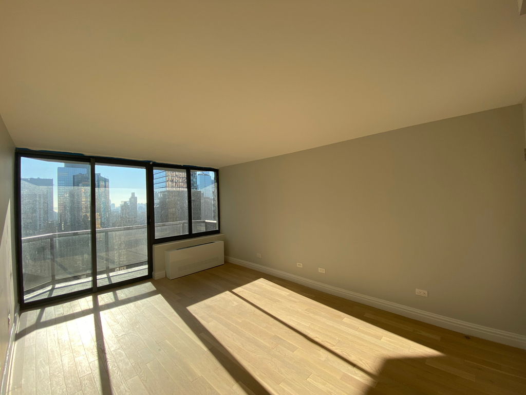 235 West 48th Street - Photo 24