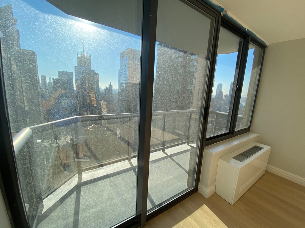 235 West 48th Street - Photo 28