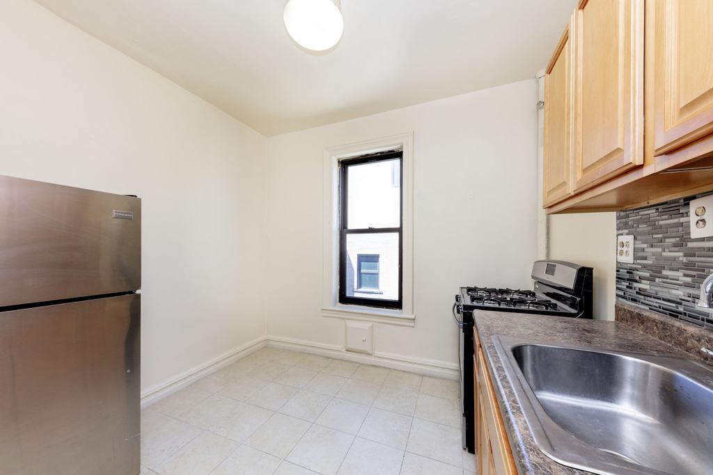 1505 Ocean Avenue - Photo 2