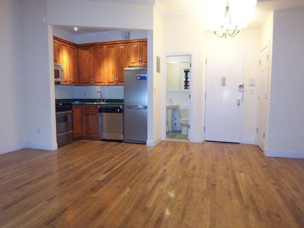 307 West 83rd Street - Photo 3