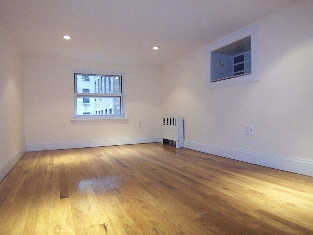 307 West 83rd Street - Photo 7