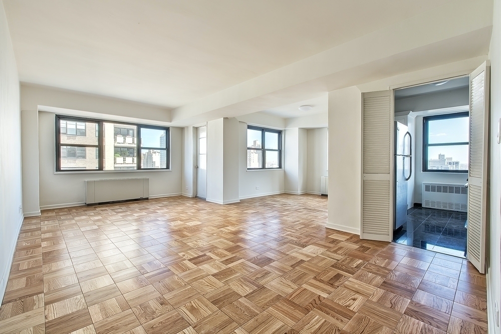 305 East 86th Street - Photo 1