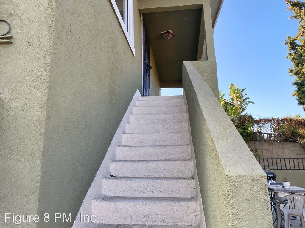 1138 Laguna Avenue - Photo 1