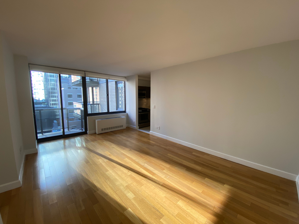 235 West 48th Street - Photo 31