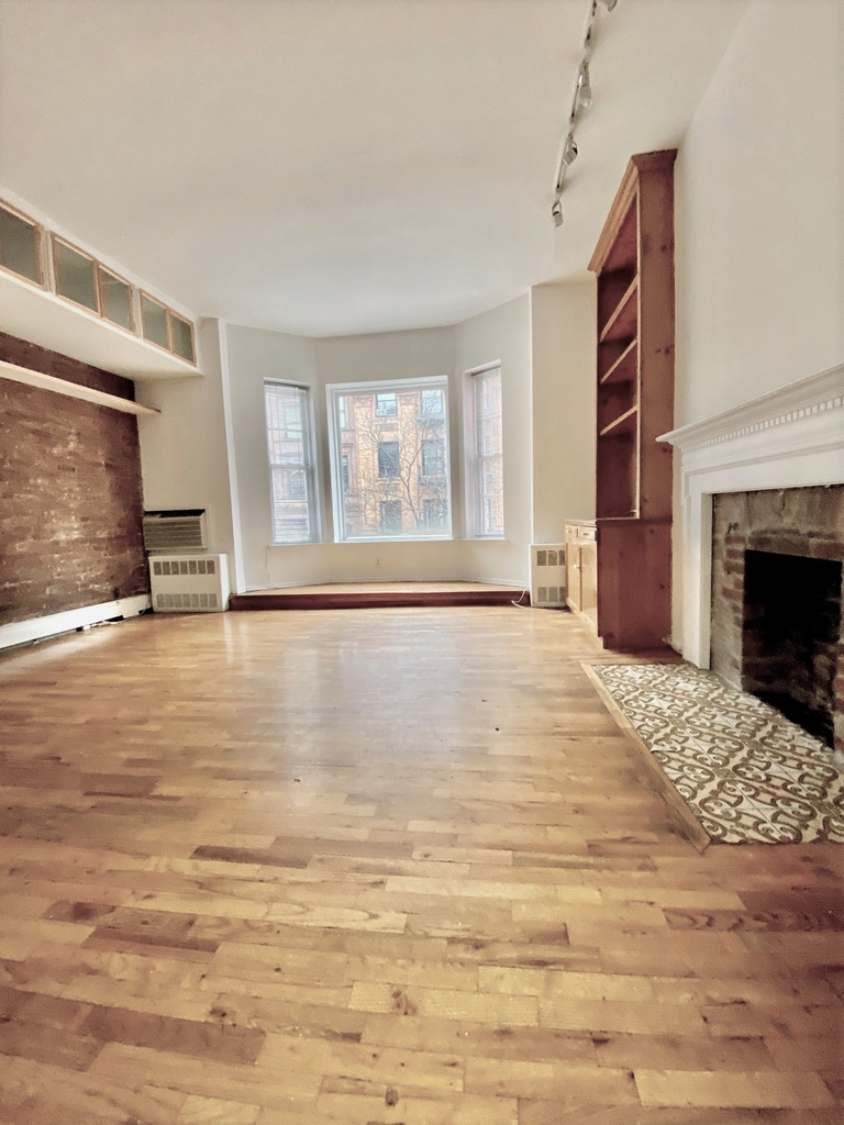 65 West 69th Street - Photo 3