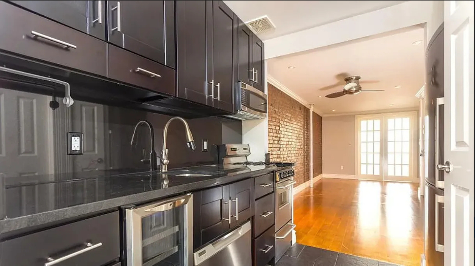 102 East 7th Street - Photo 3