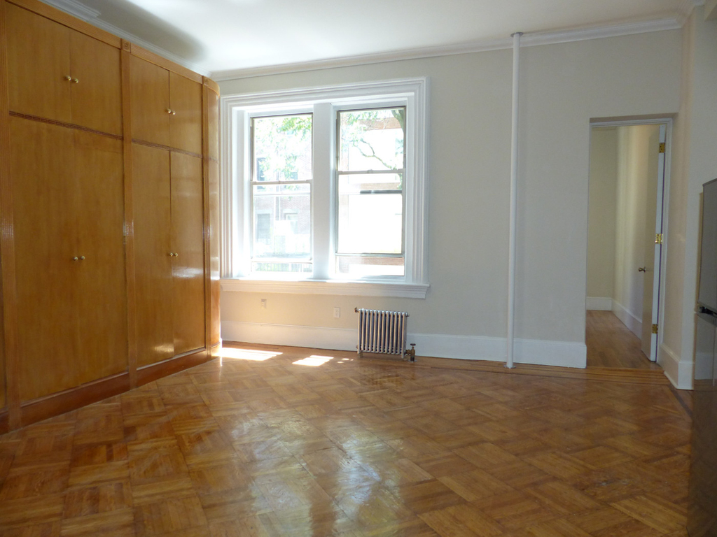 110 East 61st Street - Photo 0