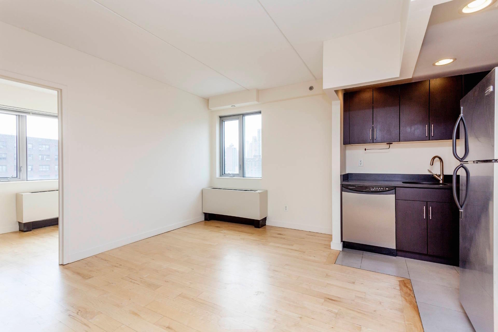 1810 3rd Avenue - Photo 3