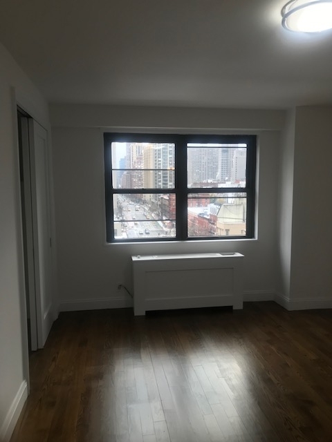 401 East 88th Street - Photo 4