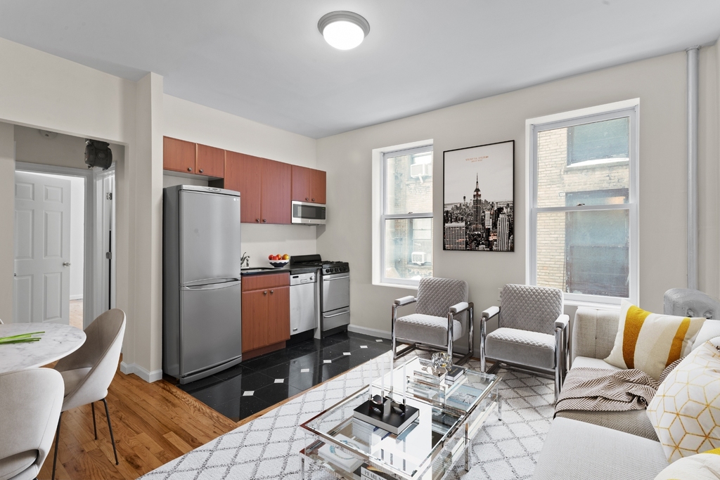 207 West 11th Street - Photo 1