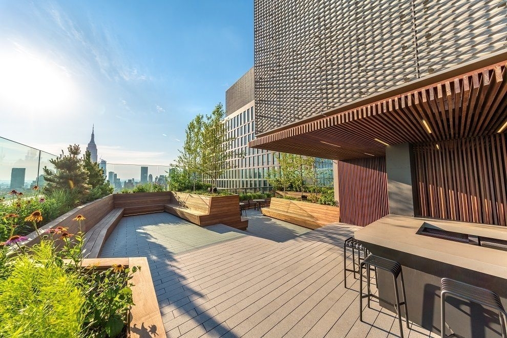 34th Street and 1st Avenue  - Photo 8