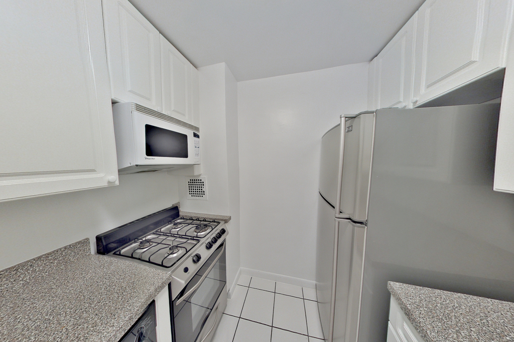 210 W 89th Street - Photo 3