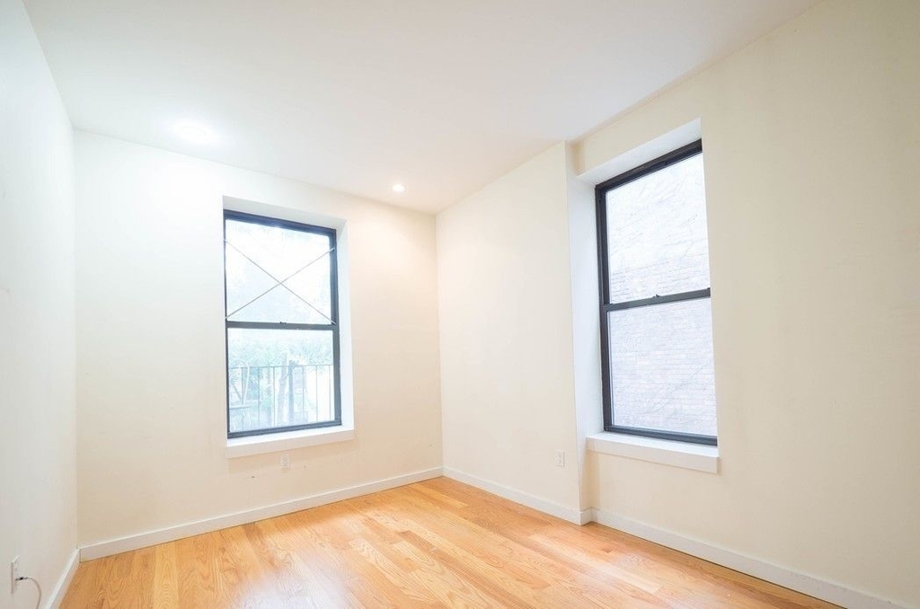 662 Park Place - Photo 2