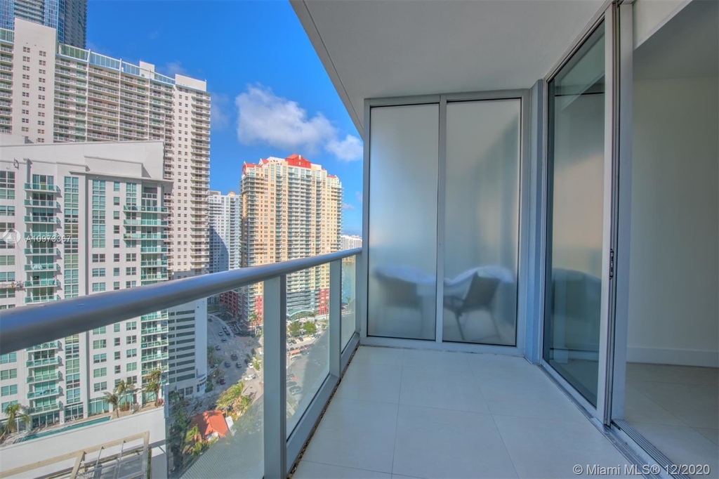 1300 Brickell Bay Dr - Photo 5