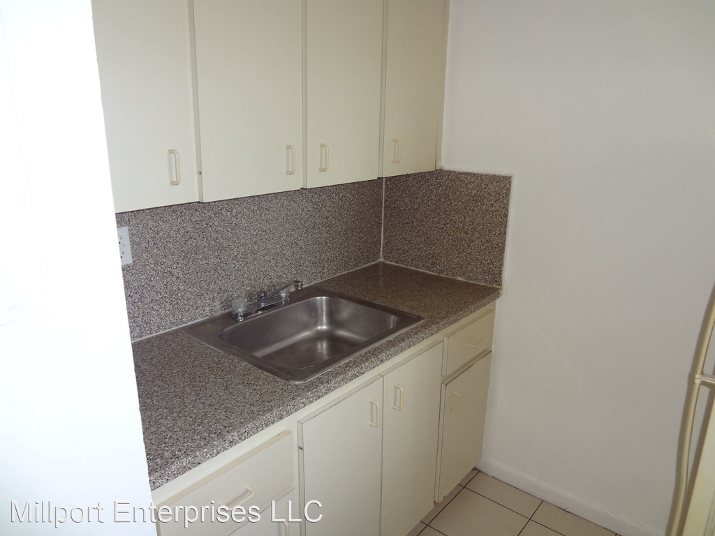 435 Ne 23rd Street - Photo 1