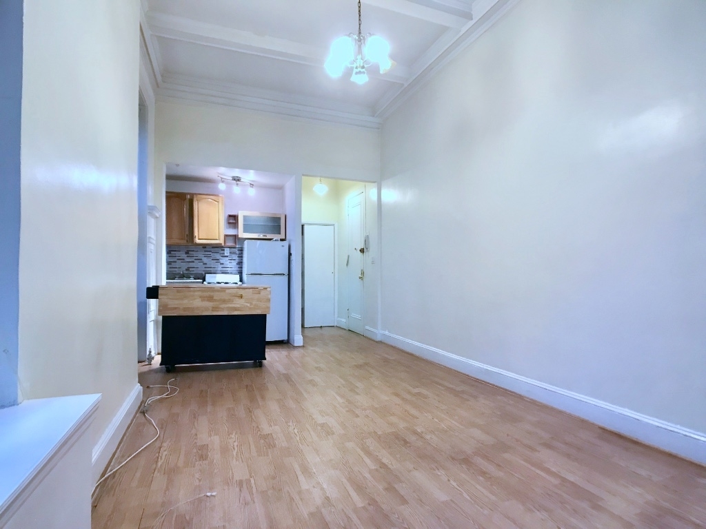 320 West 106th Street - Photo 2